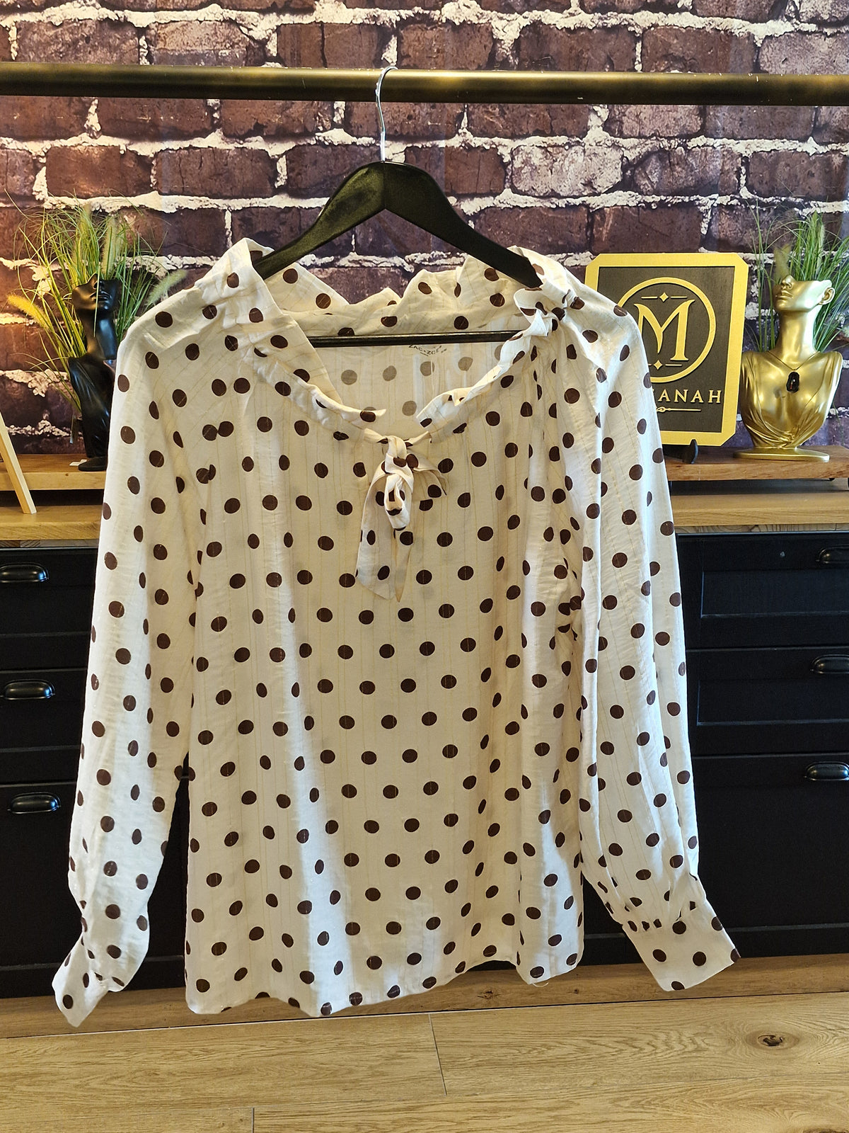 Chemise crème à pois marron