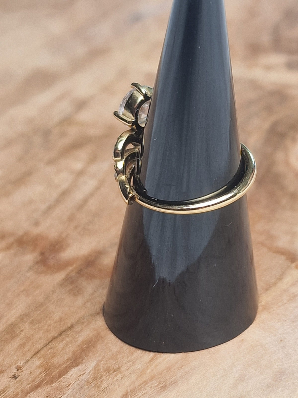 Bague couronne dorée avec strass