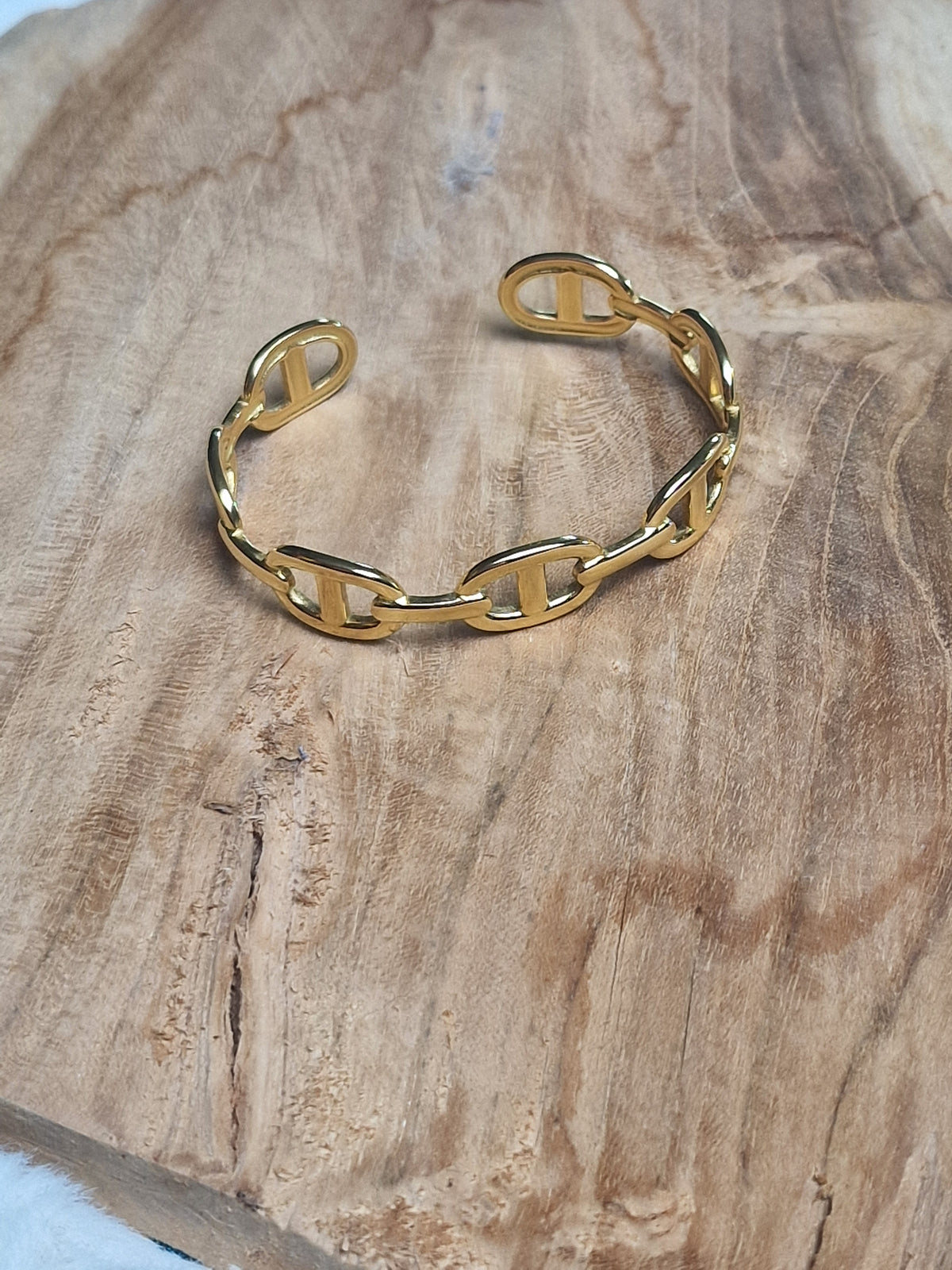 Bracelet manchette à mailles marines dorées