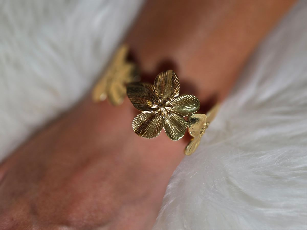 Bracelet manchette fleurs acier inox
