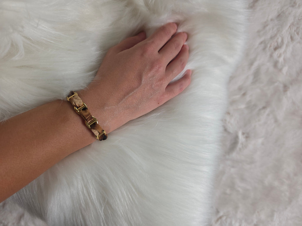 Bracelet manchette à mailles marines et ruban leopard