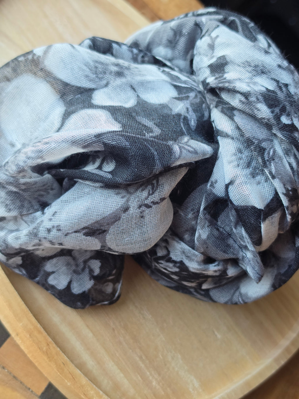 foulard mailles aérées 100% viscose