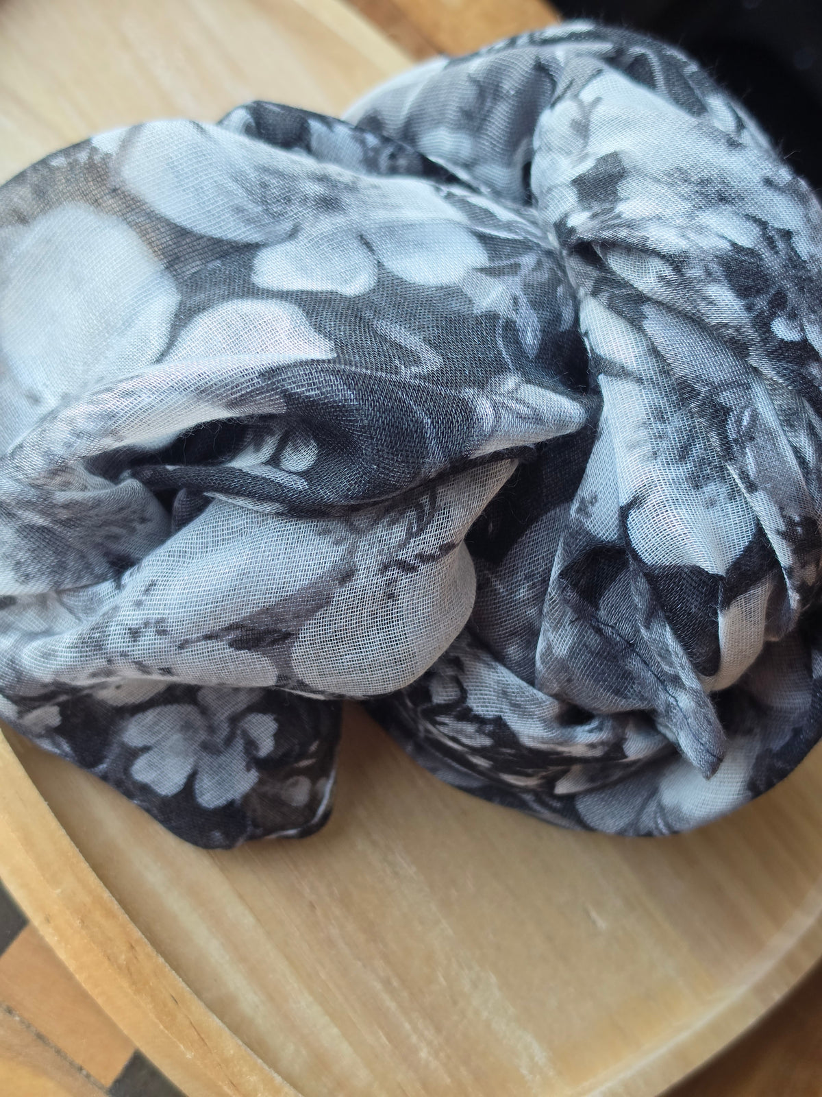 foulard mailles aérées 100% viscose