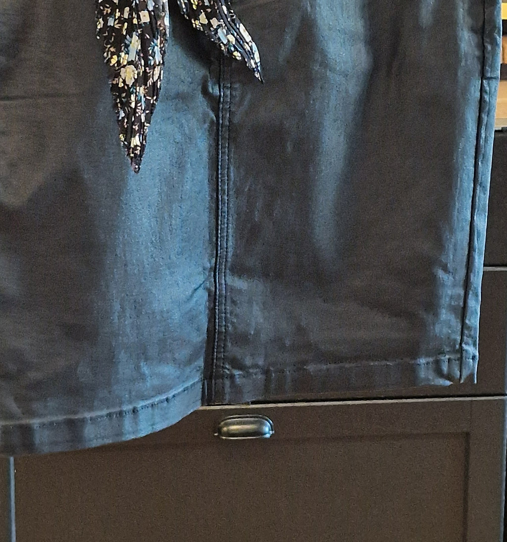 Jupe Crayon Cirée Noire Ceinture Foulard