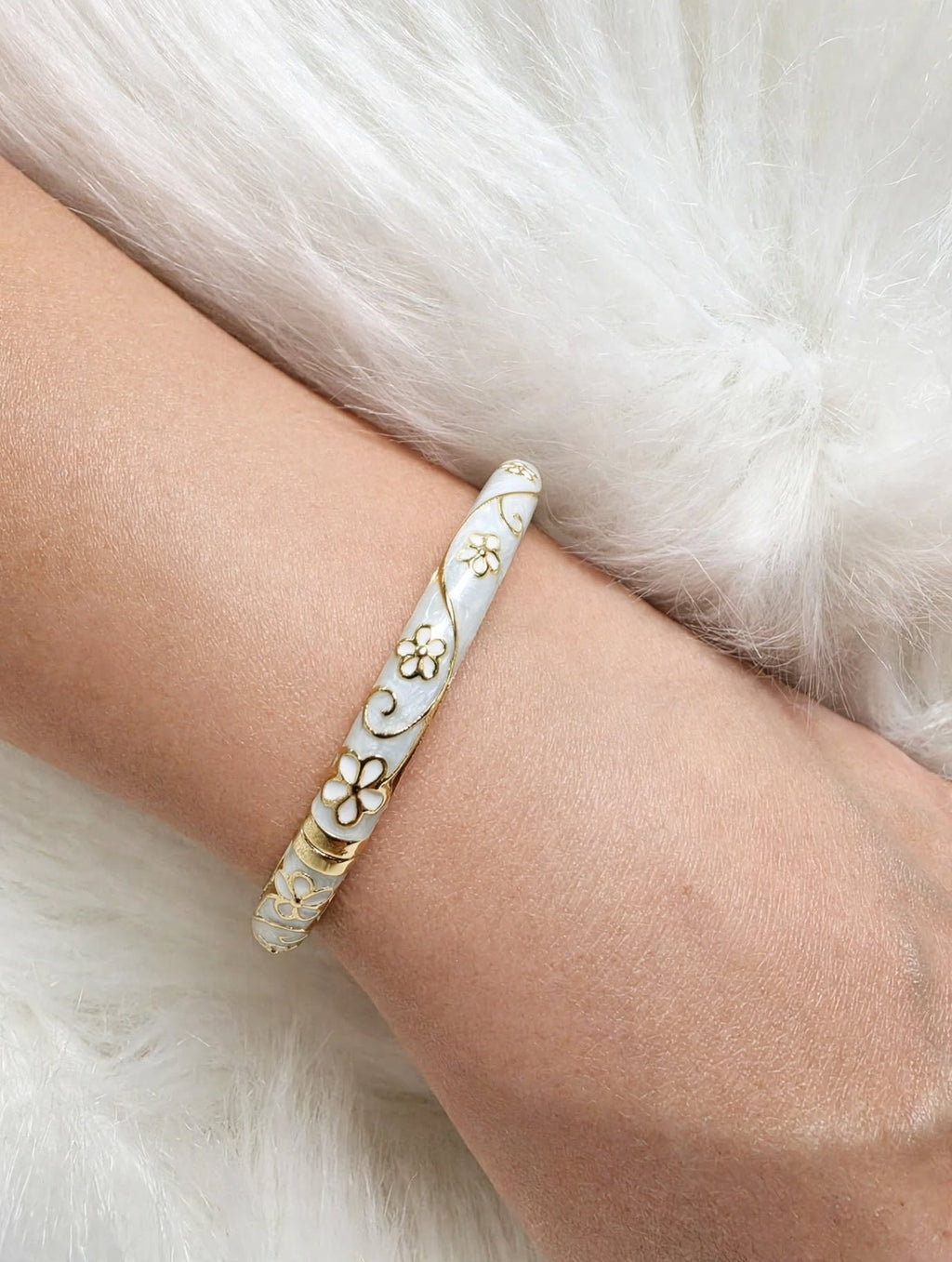 Bracelet Jonc laiton verni, Émail Fleuri (blanc, doré)