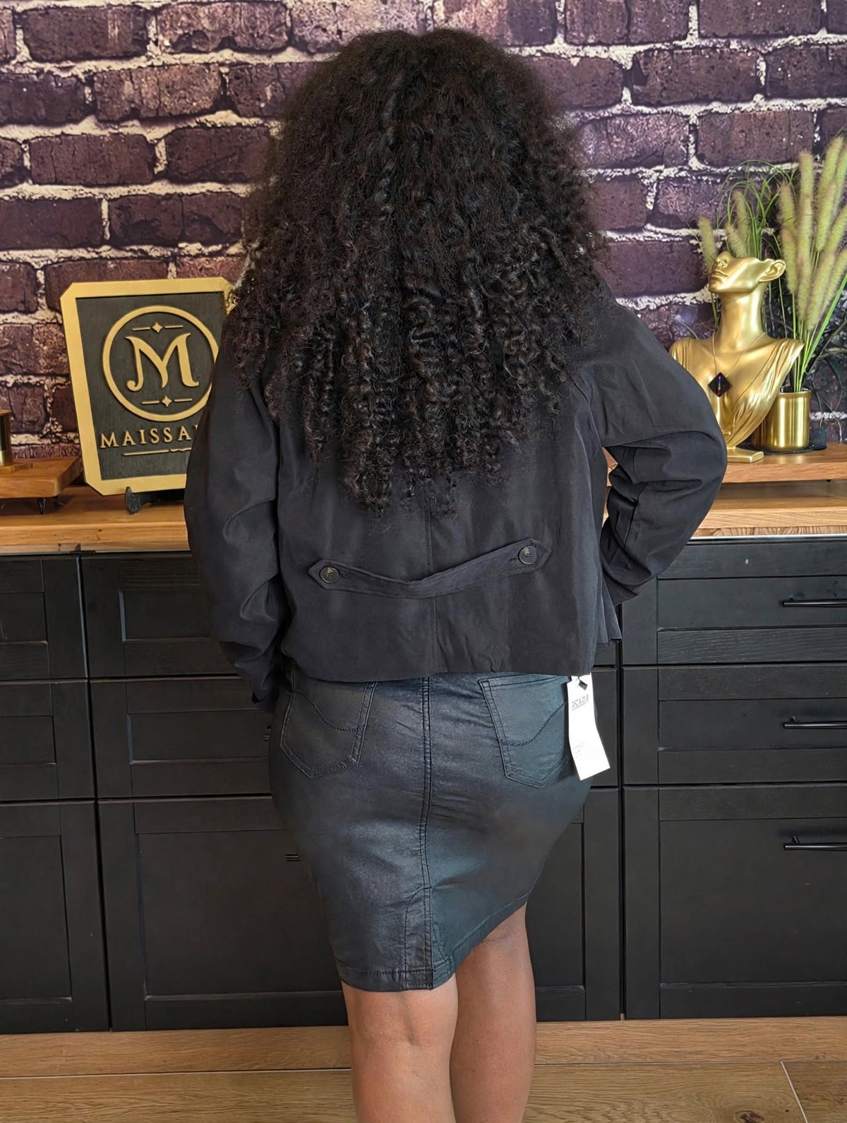 Trench court noir