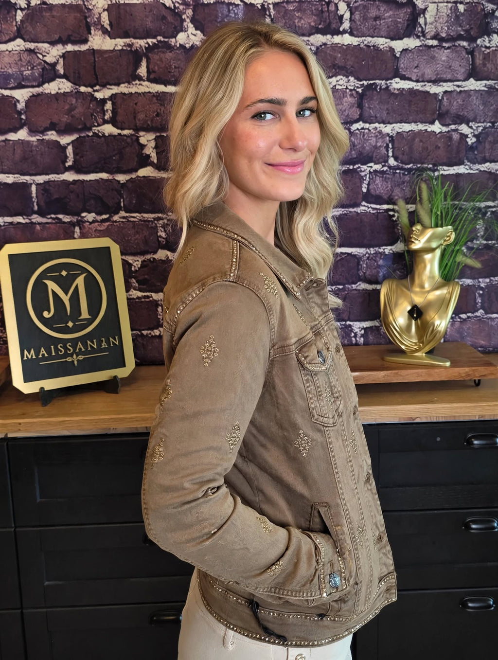 Veste en jeans brodée