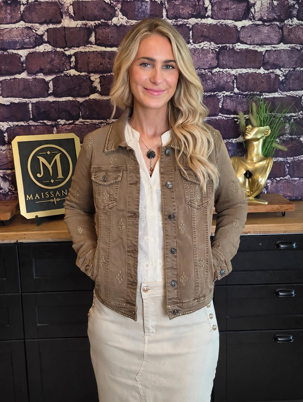 Veste en jeans brodée