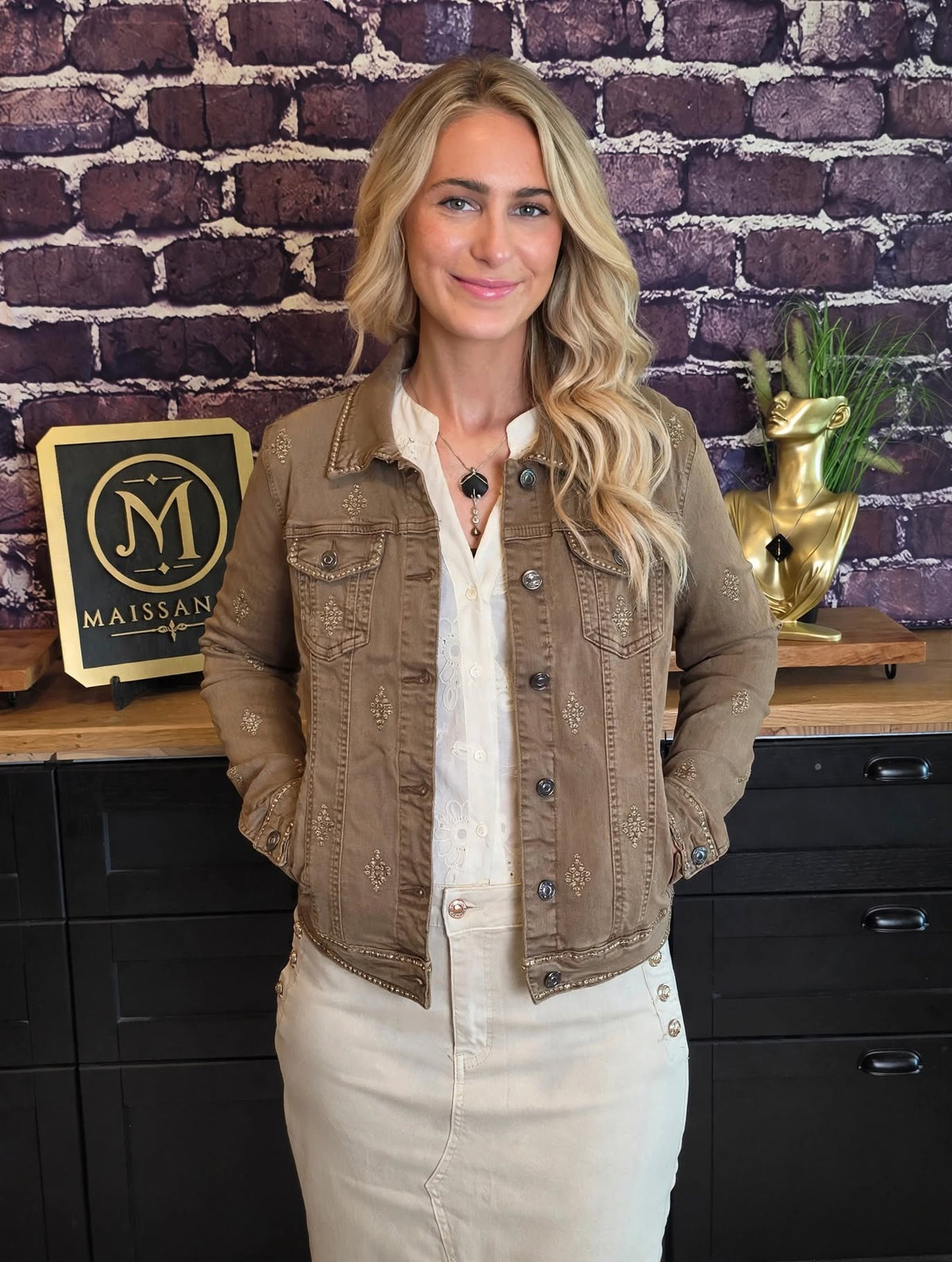 Veste en jeans brodée